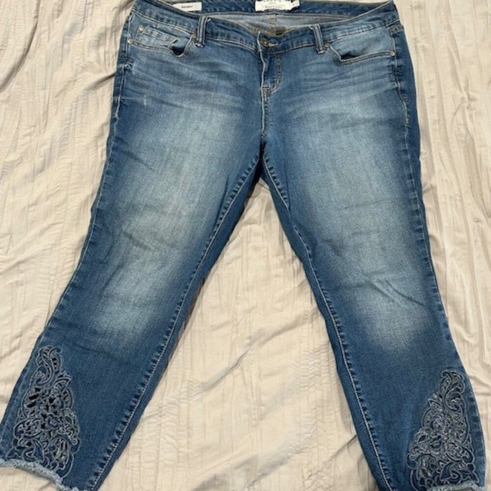 Torrid jean capris